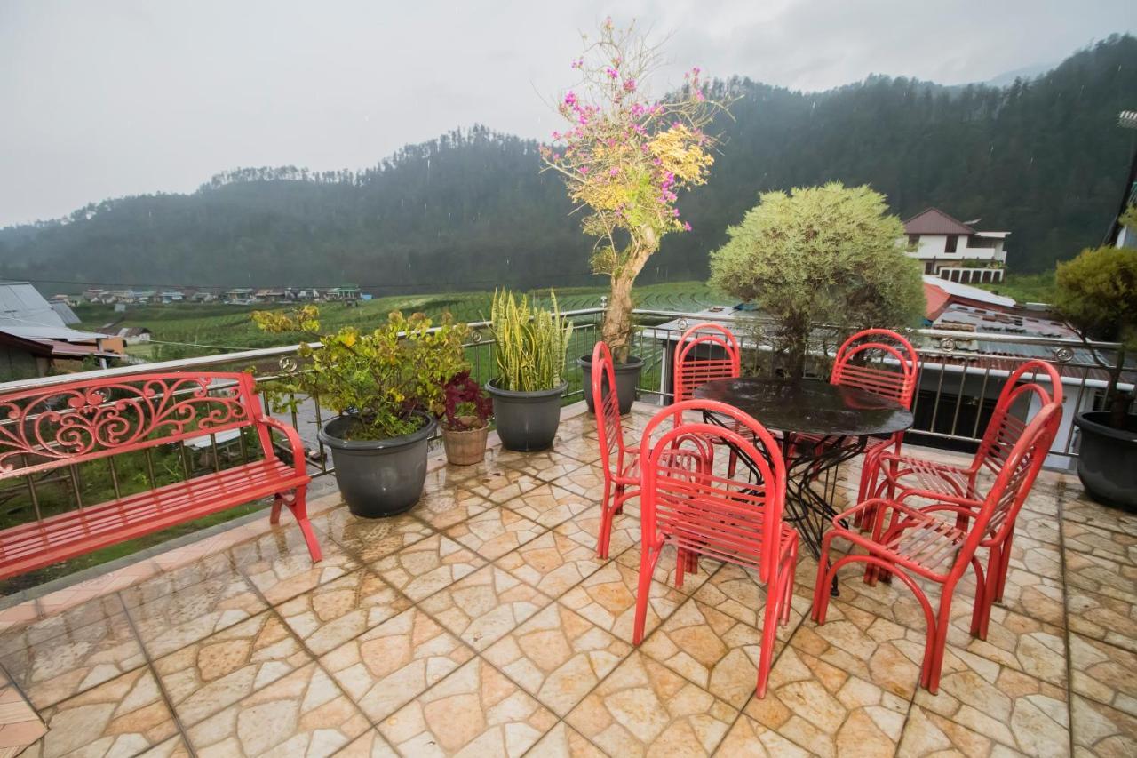 Villa Matahari Tawangmangu Powered By Cocotel Екстер'єр фото